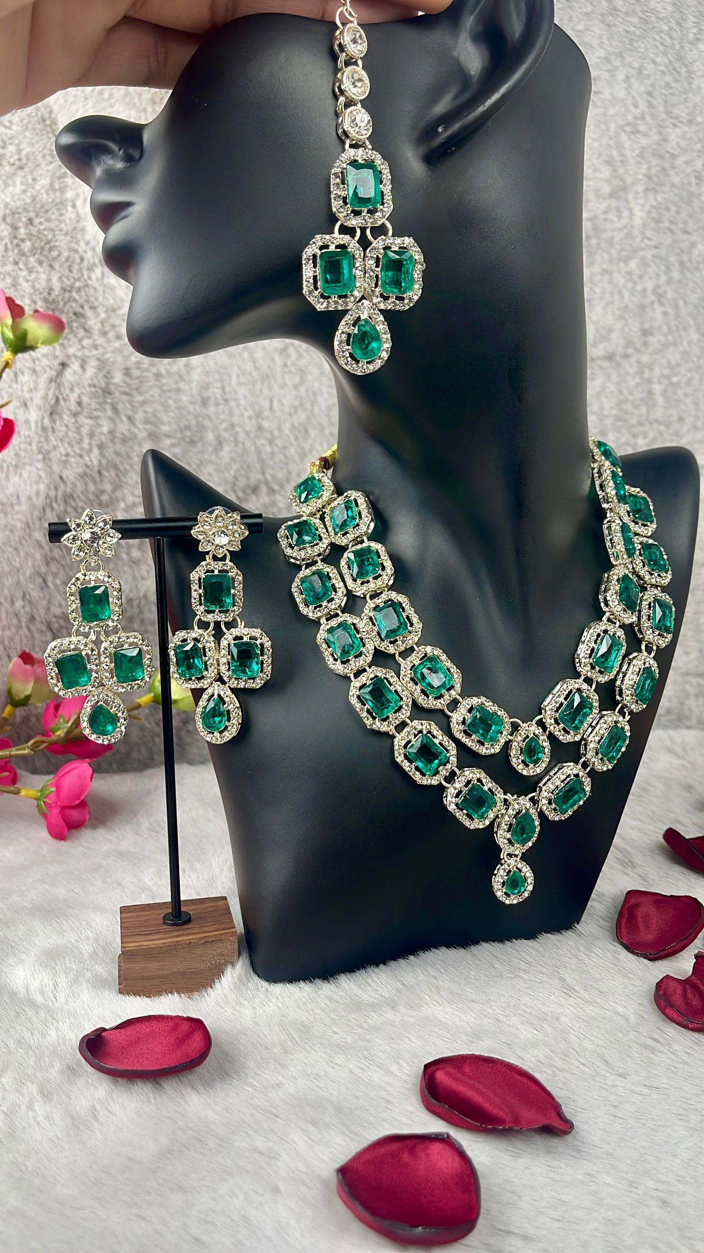 Emerald Royale Necklace Set